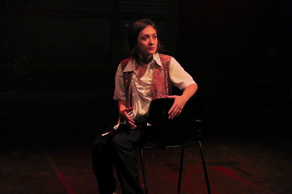 Espetáculo "Tudo está deserto", na SP Escola de Teatro. (9/8/2024) | Foto: Clara Silva