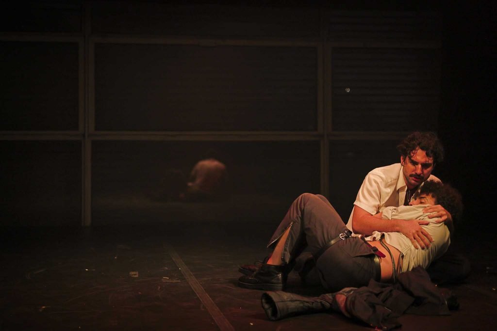 Espetáculo "Tudo está deserto", na SP Escola de Teatro. (9/8/2024) | Foto: Clara Silva