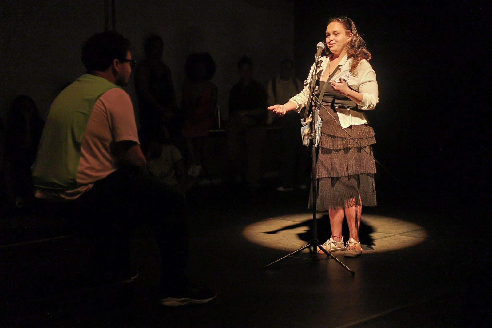 Apresentação no primeiro dia da Mostra de Microcenas dos estudantes de Direção da SP Escola de Teatro. (31/08/2024). | Foto: Clara Silva