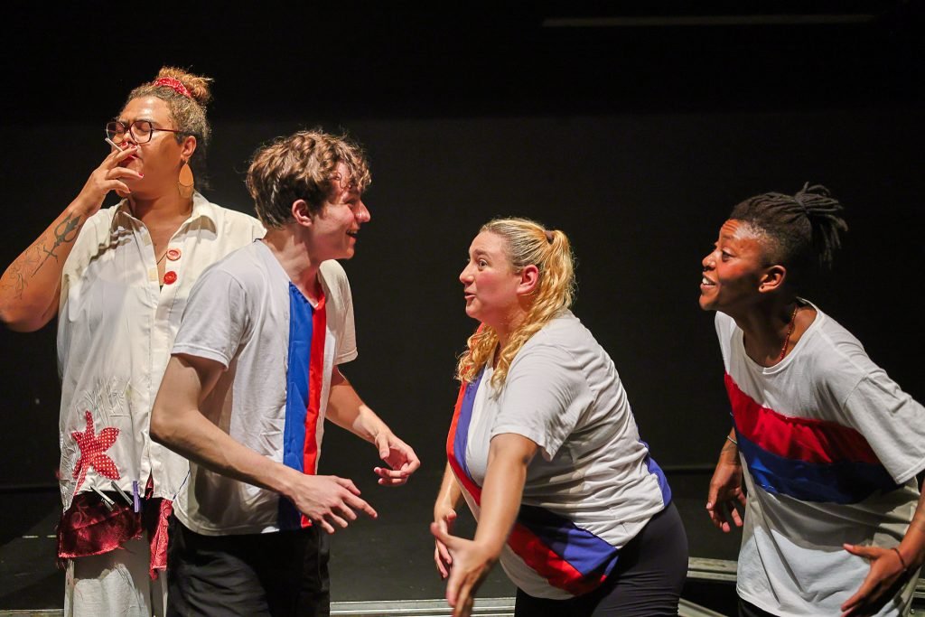 Experimento II do grupo N2 Amarelo, do segundo semestre de 2024, na SP Escola de Teatro. | Foto: Clara Silva/Adaap