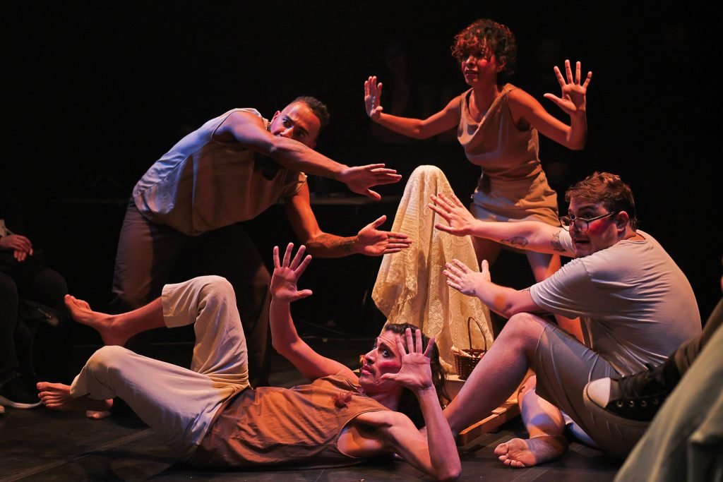 Experimento II do grupo N7 Amarelo, do segundo semestre de 2024, na SP Escola de Teatro. | Foto: Clara Silva/Adaap