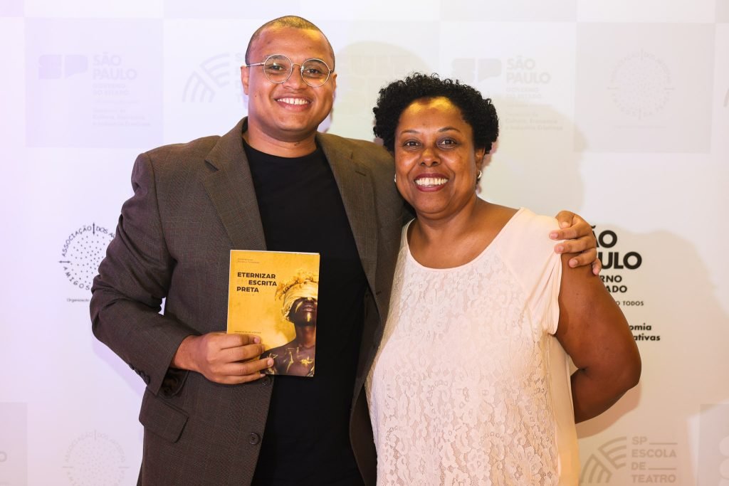 Lançamento do livro Eternizar Em Escrita Preta Volume 5. (21/11/2024). | Foto: Clara Silva