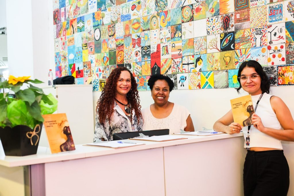 Lançamento do livro Eternizar Em Escrita Preta Volume 5. (21/11/2024). | Foto: Clara Silva