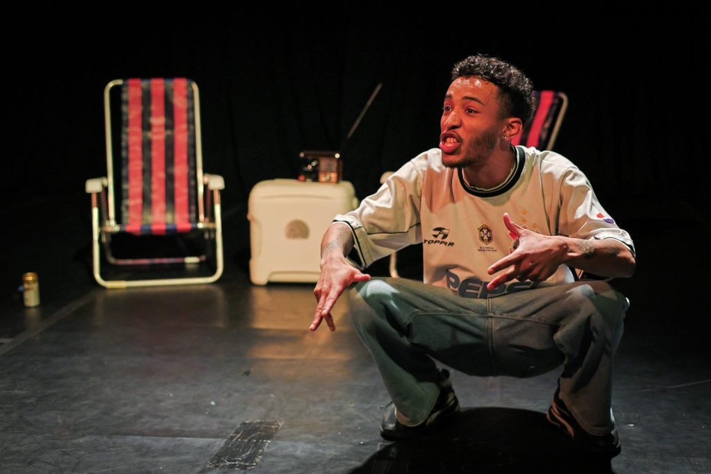 Apresentação no segundo dia da Mostra de Microcenas dos estudantes de Direção da SP Escola de Teatro. (09/11/2024). | Foto: Clara Silva