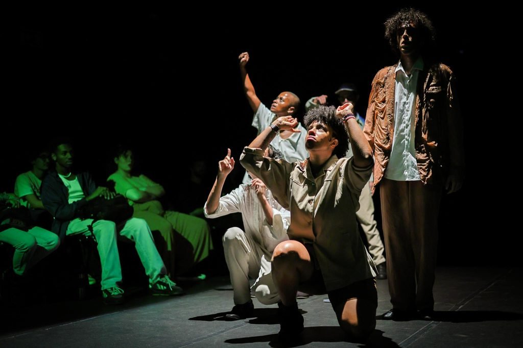 Apresentação no segundo dia da Mostra de Microcenas dos estudantes de Direção da SP Escola de Teatro. (09/11/2024). | Foto: Clara Silva