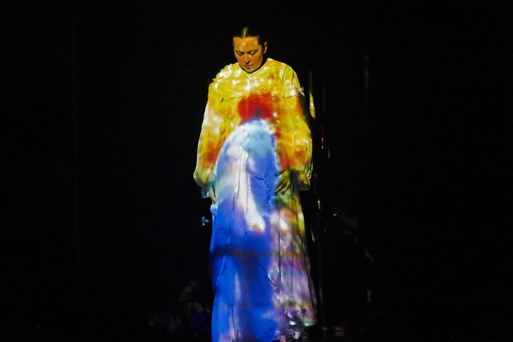 Espetáculo "A CobraDORa", na sede Roosevelt da SP Escola de Teatro. (20/03/2025) | Foto: Clara Silva