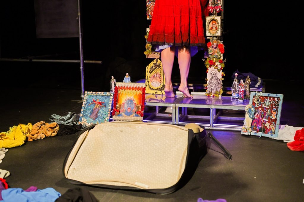 Espetáculo "A CobraDORa", na sede Roosevelt da SP Escola de Teatro. (20/03/2025) | Foto: Clara Silva