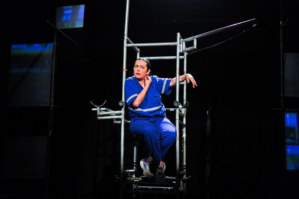 Espetáculo "A CobraDORa", na sede Roosevelt da SP Escola de Teatro. (20/03/2025) | Foto: Clara Silva