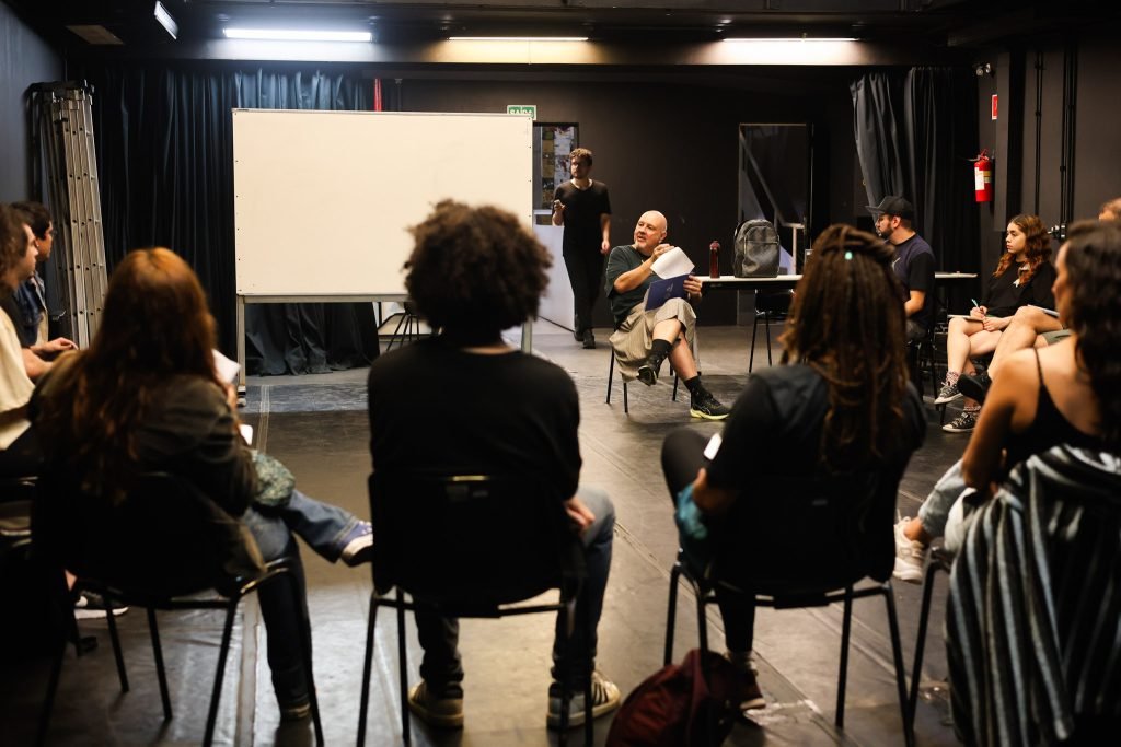 Curso “A composição do personagem a partir da palavra” com Gerson Steves, na sede Roosevelt da SP Escola de Teatro. (15/04/2025) | Foto: Clara Silva.