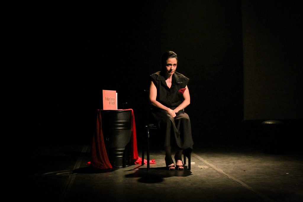 Espetáculo "Como Expressar uma Dor: Teoria e Prática", na sede Roosevelt da SP Escola de Teatro. (05/03/2025) | Foto: Clara Silva