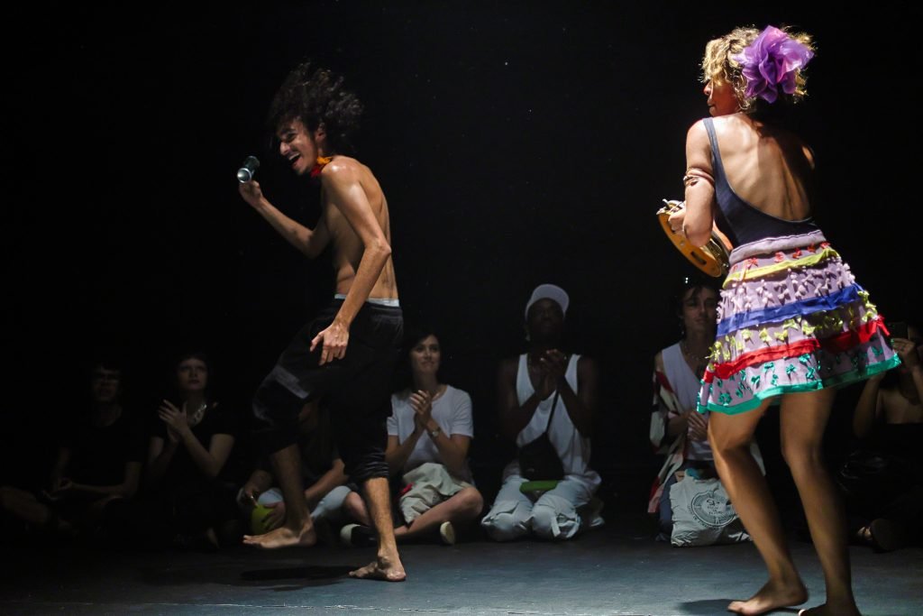 Mostra de Microcenas dos estudantes do módulo azul do curso regular de Direção da SP Escola de Teatro. (29/03/2025). | Foto: Clara Silva