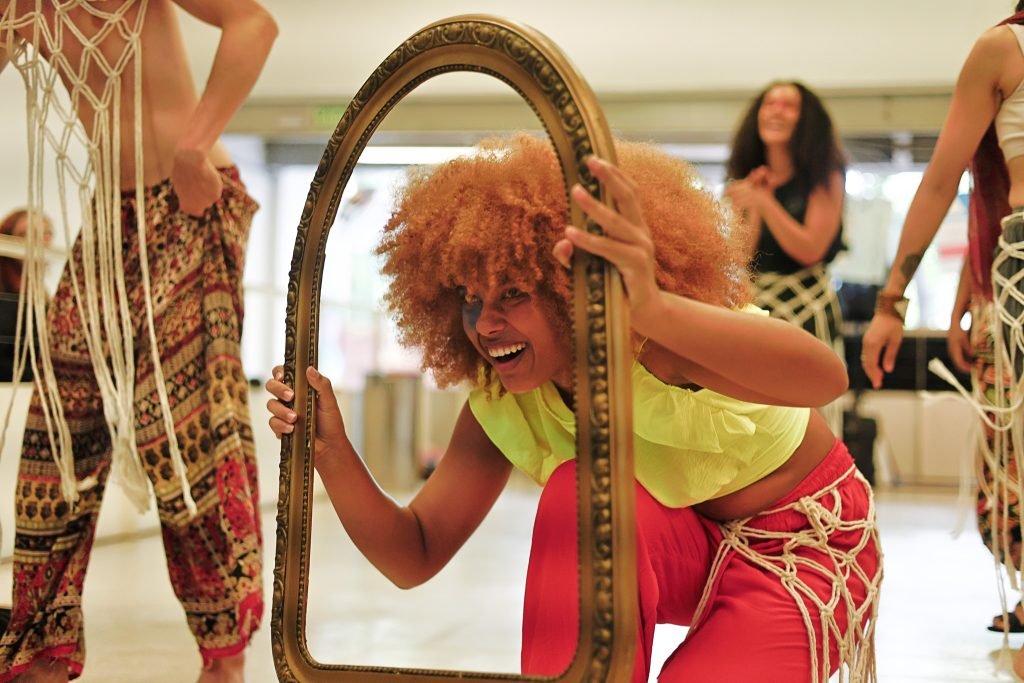 Mostra de Microcenas dos estudantes do módulo azul do curso regular de Direção da SP Escola de Teatro. (29/03/2025). | Foto: Clara Silva