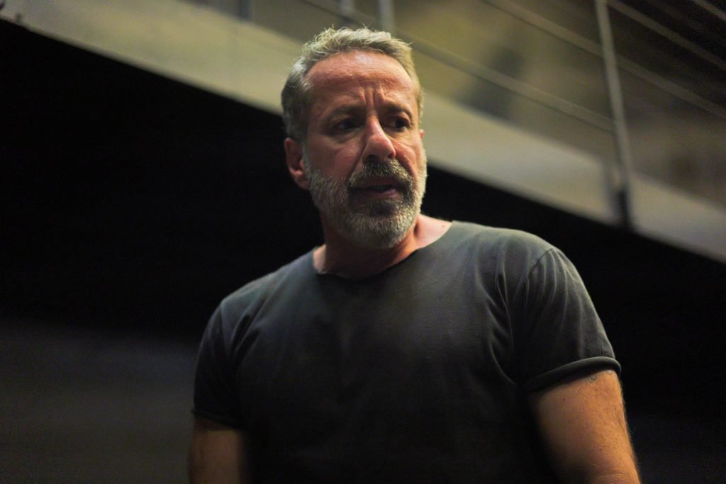 Ensaio aberto Entre Irmãos, com Fernando Pavão e Otávio Martins, na sede Roosevelt da SP Escola de Teatro. (12/04/2025) | Foto: Clara Silva