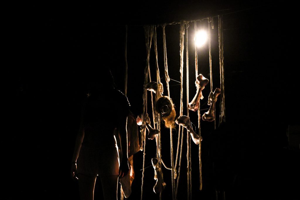 Mostra de Microcenas dos estudantes do módulo azul do curso regular de Direção da SP Escola de Teatro. (29/03/2025). | Foto: Clara Silva