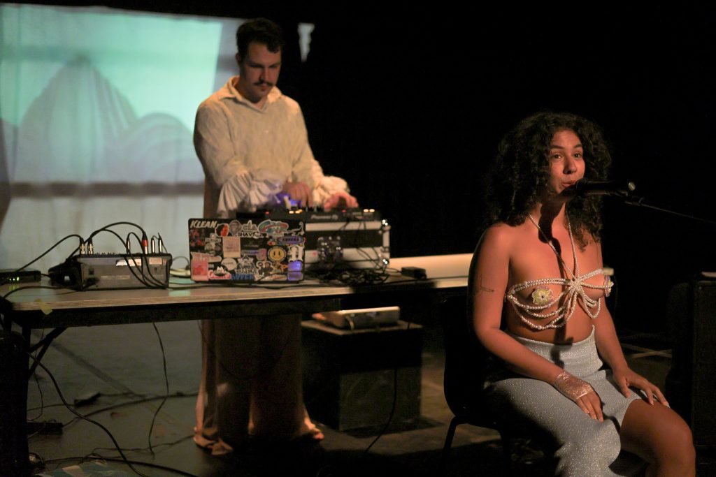 Mostra de Microcenas dos estudantes do módulo azul do curso regular de Direção da SP Escola de Teatro. (29/03/2025). | Foto: Clara Silva