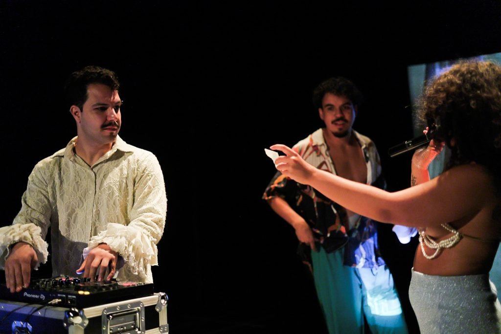 Mostra de Microcenas dos estudantes do módulo azul do curso regular de Direção da SP Escola de Teatro. (29/03/2025). | Foto: Clara Silva