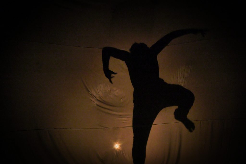 Mostra de Microcenas dos estudantes do módulo azul do curso regular de Direção da SP Escola de Teatro. (29/03/2025). | Foto: Clara Silva