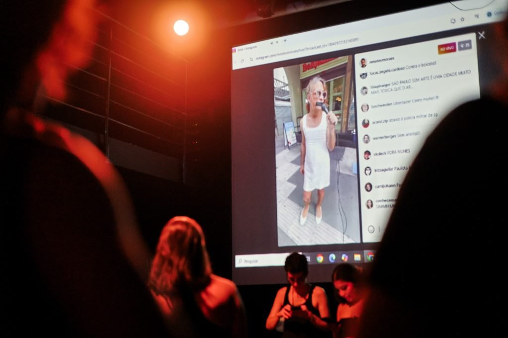 Mostra de Microcenas dos estudantes do módulo azul do curso regular de Direção da SP Escola de Teatro. (29/03/2025). | Foto: Clara Silva