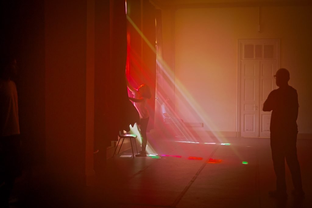 Atividade de curso de Iluminação na sede Brás da SP Escola de Teatro. (9/5/2025). | Foto: Clara Silva