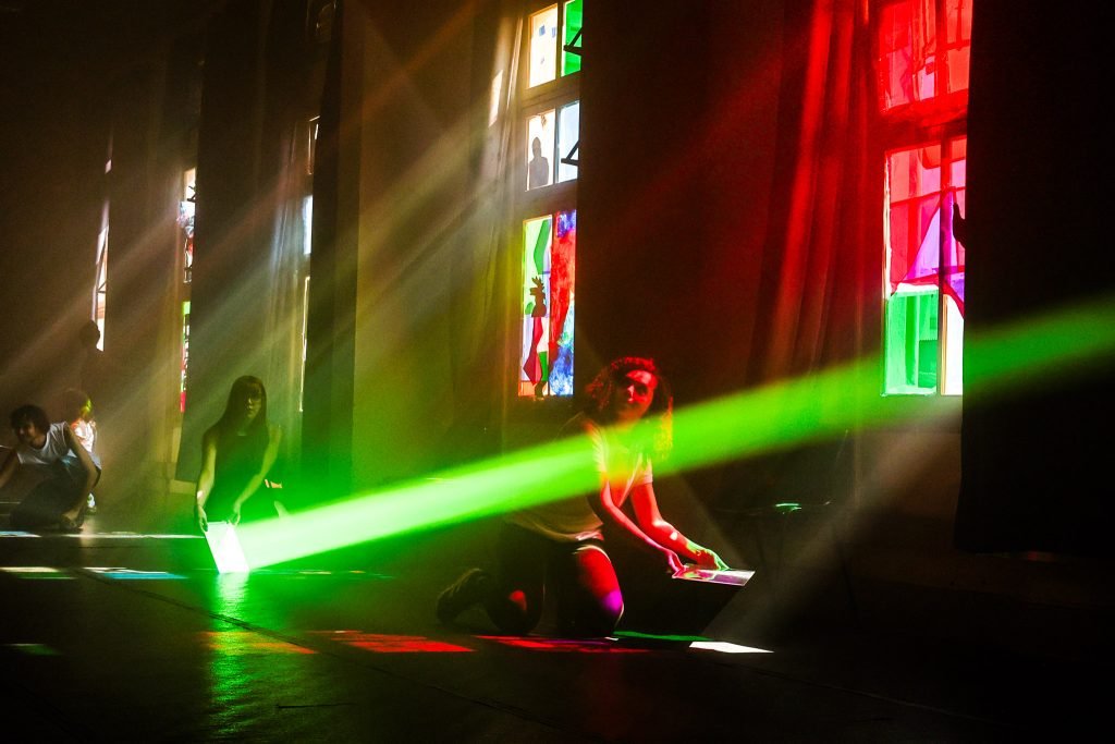 Atividade de curso de Iluminação na sede Brás da SP Escola de Teatro. (9/5/2025). | Foto: Clara Silva
