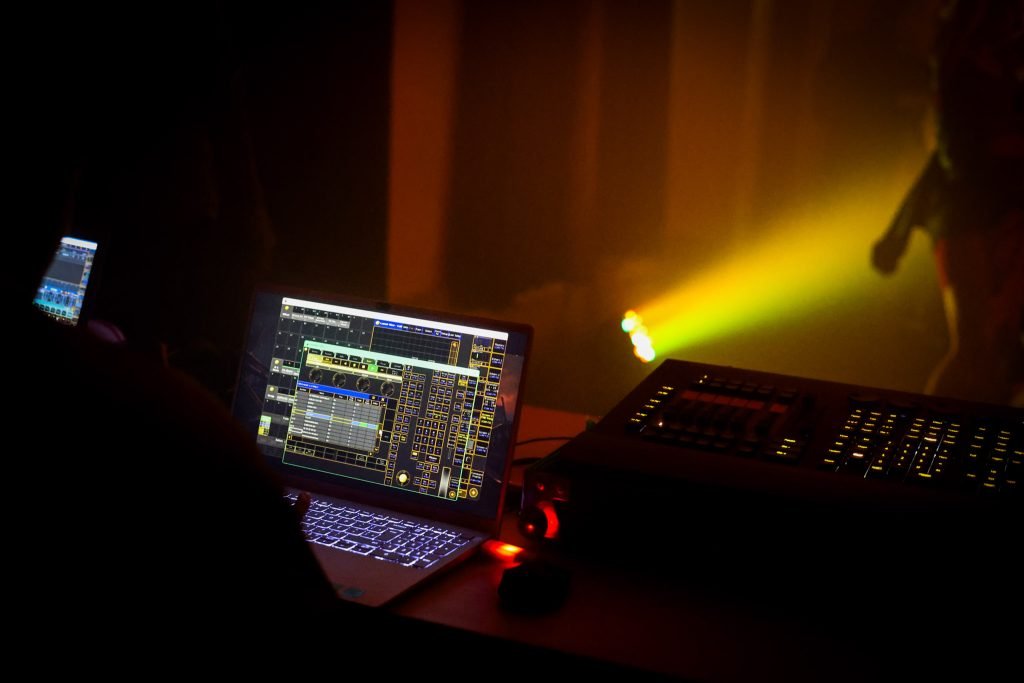 Juninada Sonoplástica Tropicalista, na sede Brás da SP Escola de Teatro. (23/5/2025). Foto: Clara Silva