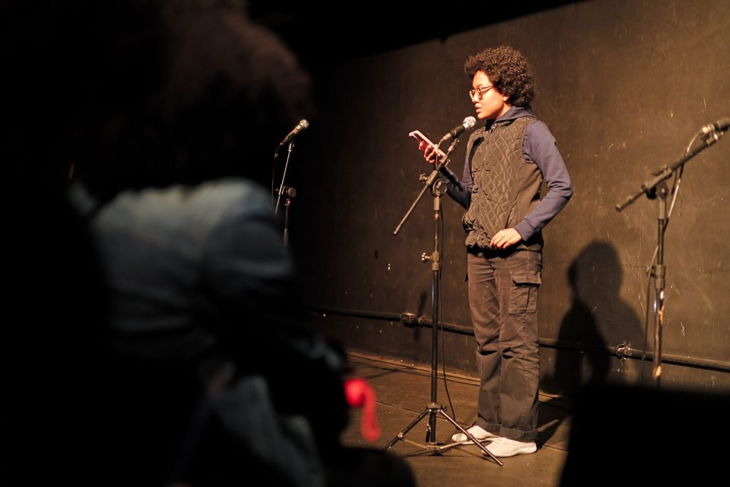 Primeiro dia do Cena Única, mostra dos estudantes de Dramaturgia da SP Escola de Teatro. (6/5/2025). | Foto: Clara Silva