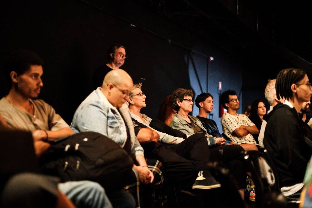 Primeiro dia do Cena Única, mostra dos estudantes de Dramaturgia da SP Escola de Teatro. (6/5/2025). | Foto: Clara Silva