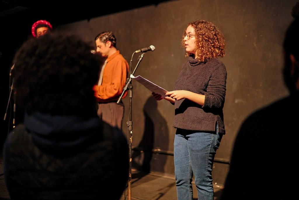 Primeiro dia do Cena Única, mostra dos estudantes de Dramaturgia da SP Escola de Teatro. (6/5/2025). | Foto: Clara Silva