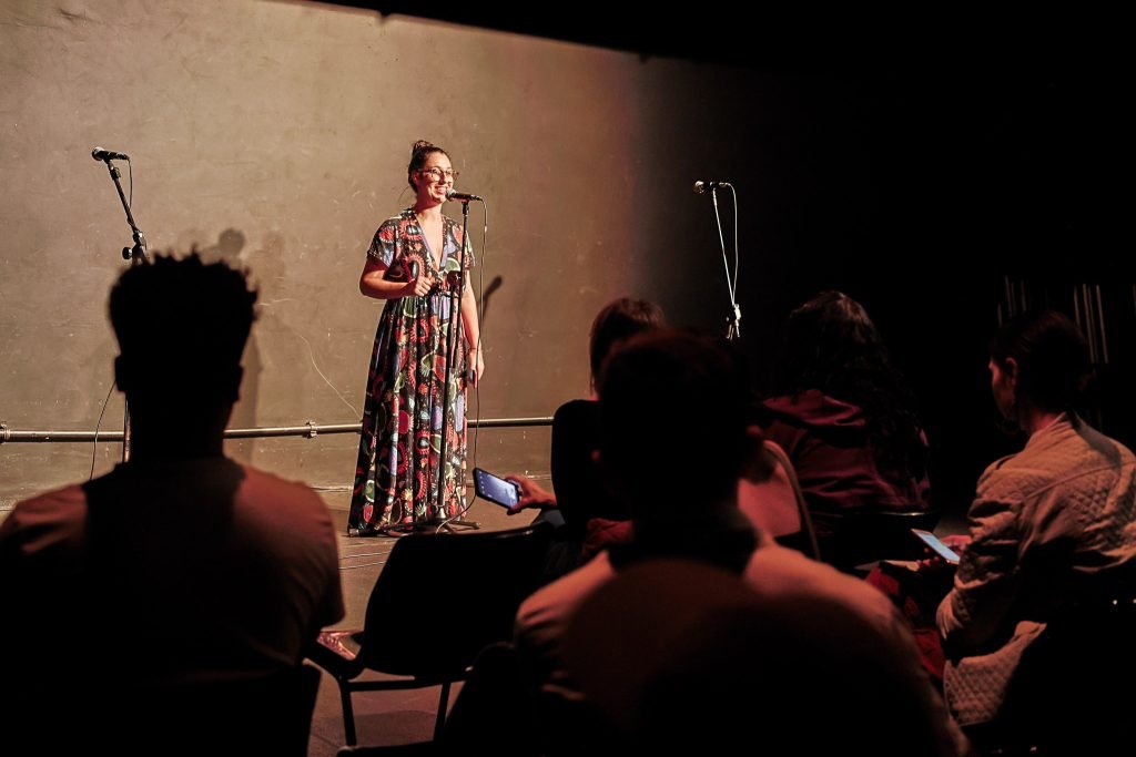 Terceiro dia do Cena Única, mostra dos estudantes de Dramaturgia da SP Escola de Teatro. (9/5/2025). | Foto: Clara Silva