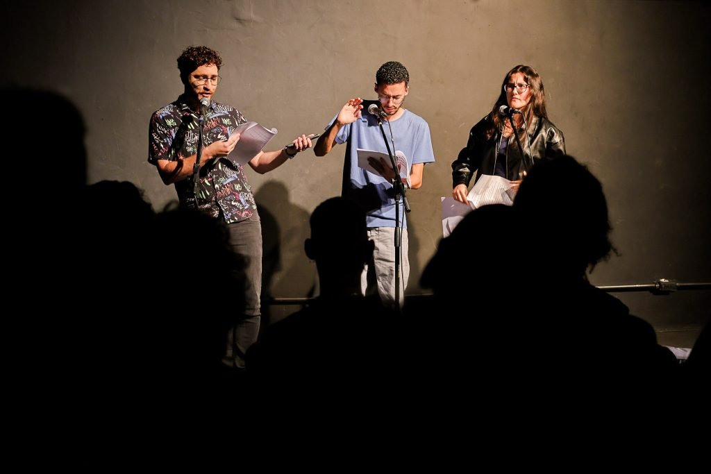 Terceiro dia do Cena Única, mostra dos estudantes de Dramaturgia da SP Escola de Teatro. (9/5/2025). | Foto: Clara Silva