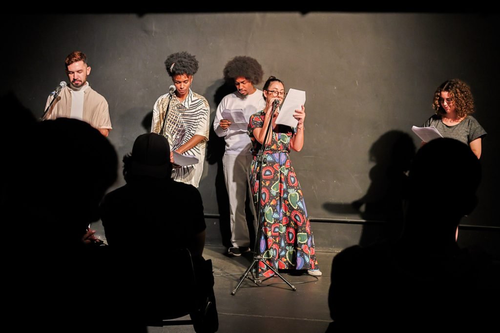 Terceiro dia do Cena Única, mostra dos estudantes de Dramaturgia da SP Escola de Teatro. (9/5/2025). | Foto: Clara Silva