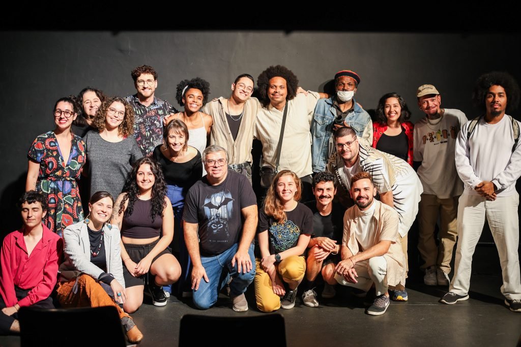 Terceiro dia do Cena Única, mostra dos estudantes de Dramaturgia da SP Escola de Teatro. (9/5/2025). | Foto: Clara Silva