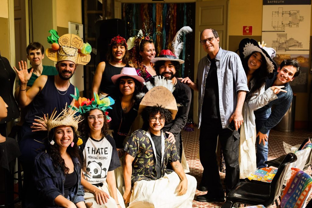 Juninada Sonoplástica Tropicalista, na sede Brás da SP Escola de Teatro. (23/5/2025). Foto: Clara Silva