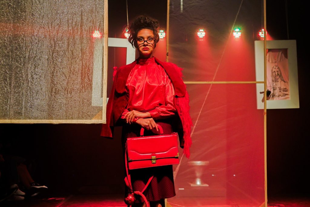 Experimento II do grupo N2 Verde, do primeiro semestre de 2025, na SP Escola de Teatro. | Foto: Clara Silva.