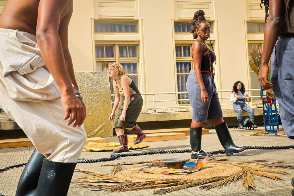 Experimento II do grupo N3 Azul, do primeiro semestre de 2025, na SP Escola de Teatro. | Foto: Clara Silva.