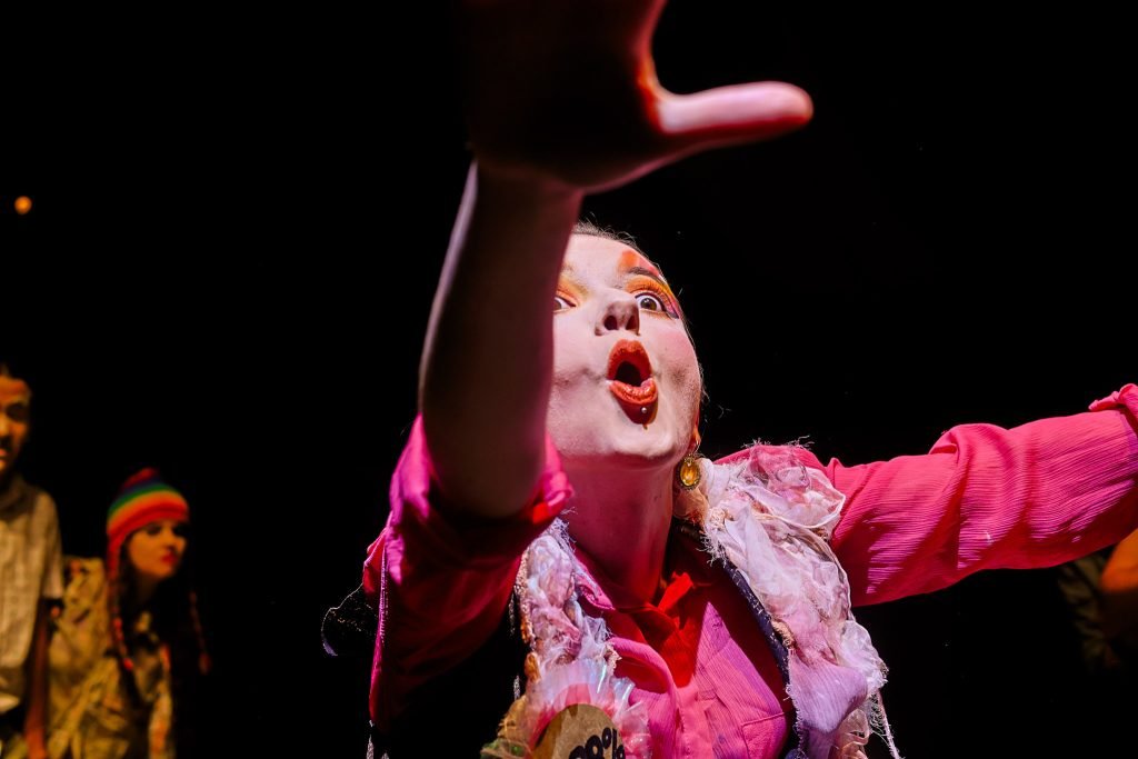 Experimento II do grupo N5 Verde, do primeiro semestre de 2025, na SP Escola de Teatro. | Foto: Clara Silva.