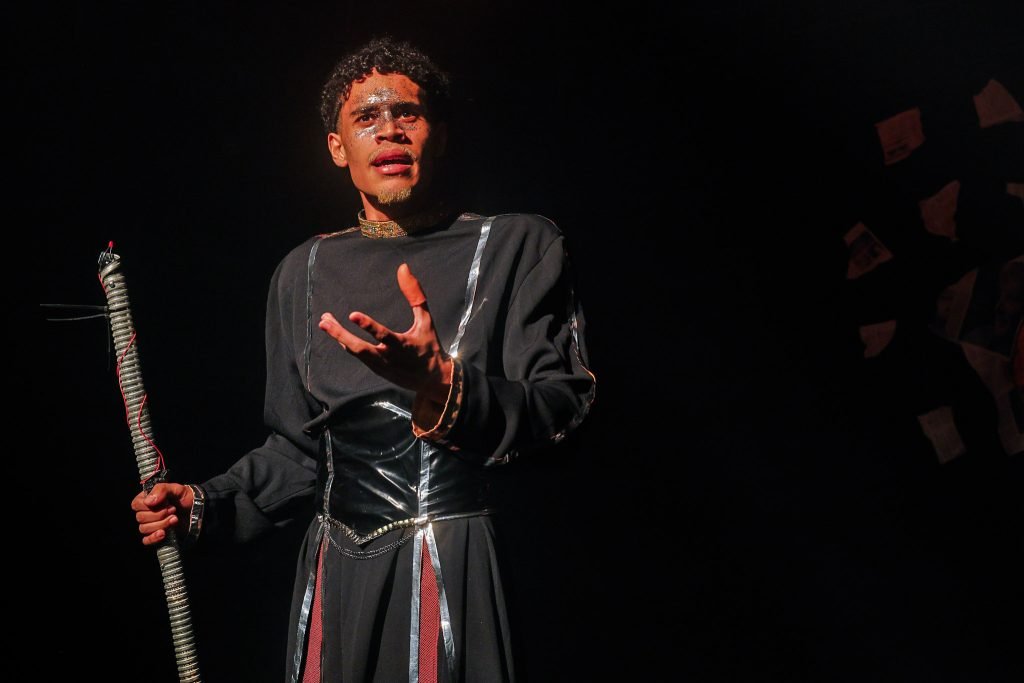 Experimento II do grupo N6 Verde, do primeiro semestre de 2025, na SP Escola de Teatro. | Foto: Clara Silva.