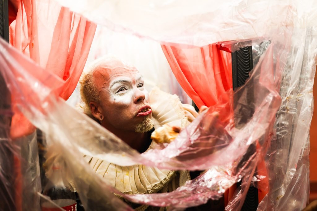 Experimento II do grupo N8 Azul, do primeiro semestre de 2025, na SP Escola de Teatro. | Foto: Clara Silva.