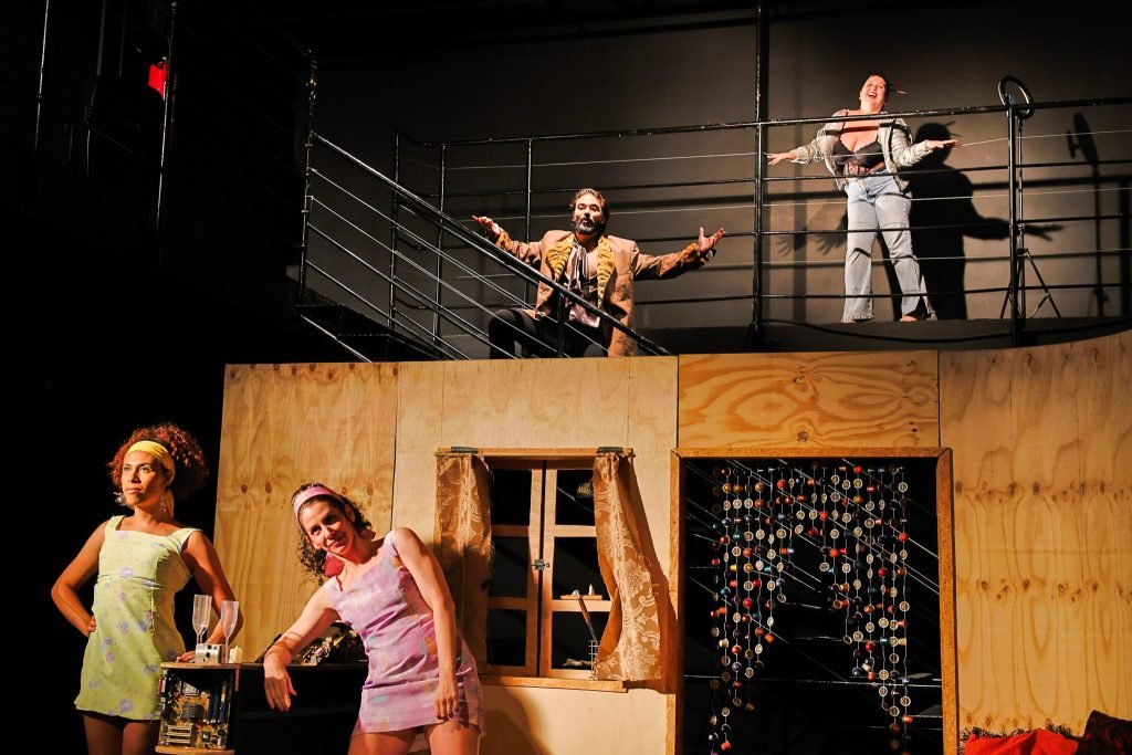 Experimento II do grupo N8 Verde, do primeiro semestre de 2025, na SP Escola de Teatro. | Foto: Clara Silva.