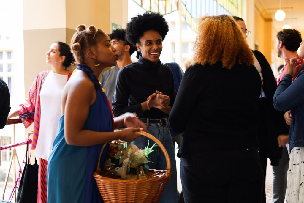 Juninada Sonoplástica Tropicalista, na sede Brás da SP Escola de Teatro. (23/5/2025). Foto: Clara Silva