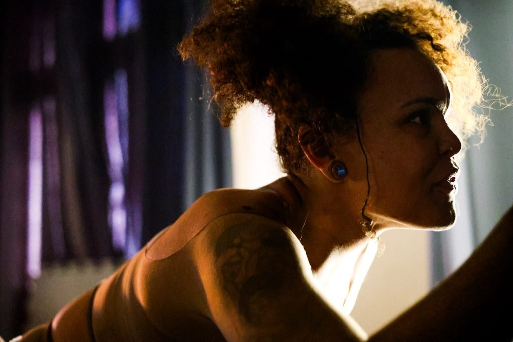 Experimento III do grupo N1 Azul, do segundo semestre de 2025, na SP Escola de Teatro. | Foto: Clara Silva.