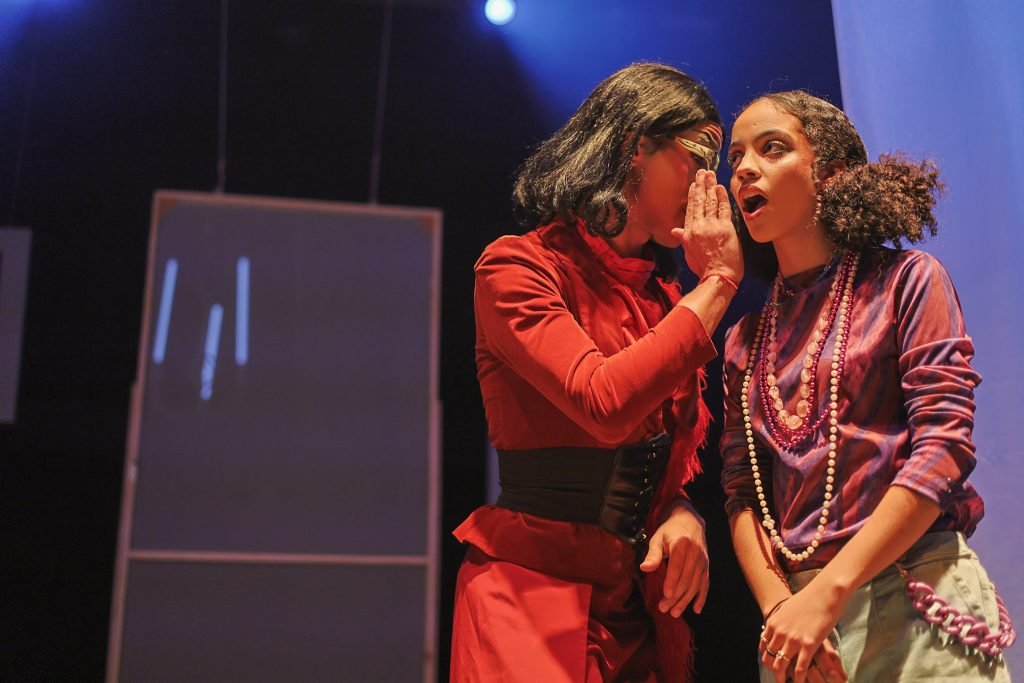 Experimento III do grupo N2 Verde, do segundo semestre de 2025, na SP Escola de Teatro. | Foto: Clara Silva.