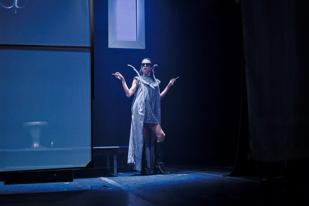 Experimento III do grupo N2 Verde, do segundo semestre de 2025, na SP Escola de Teatro. | Foto: Clara Silva.