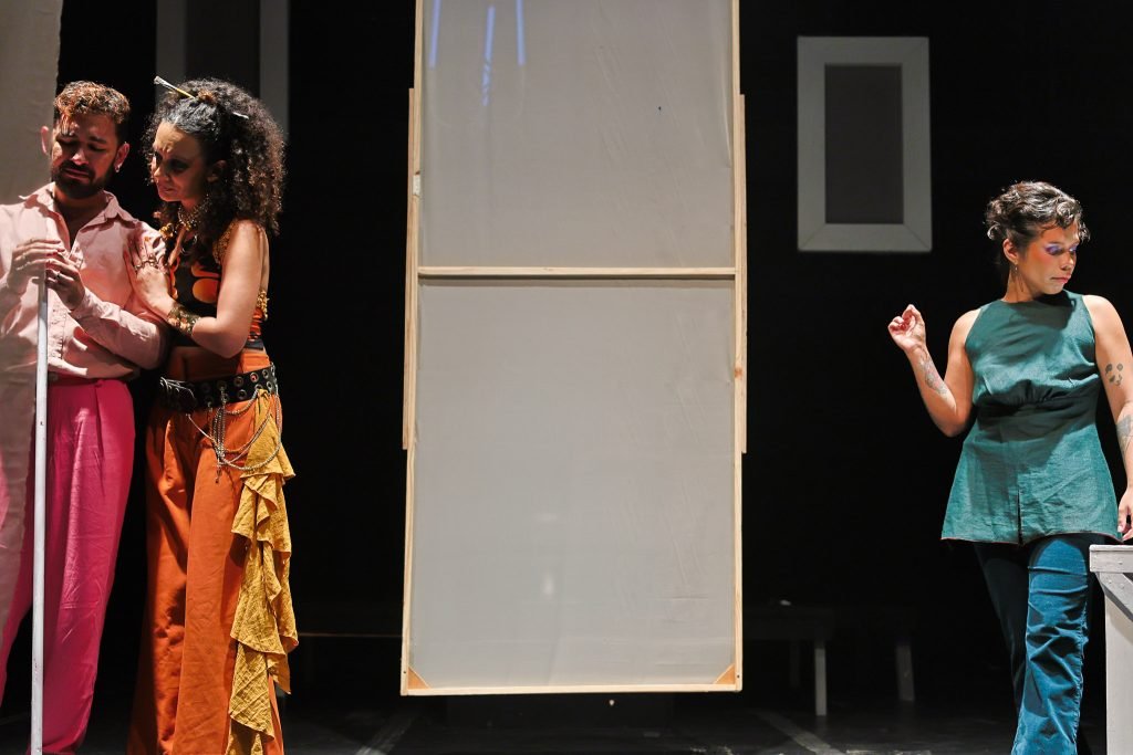 Experimento III do grupo N2 Verde, do segundo semestre de 2025, na SP Escola de Teatro. | Foto: Clara Silva.