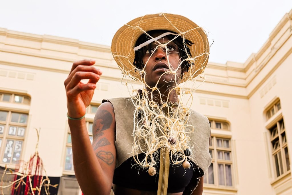 Experimento III do grupo N3 Azul, do segundo semestre de 2025, na SP Escola de Teatro. | Foto: Clara Silva.