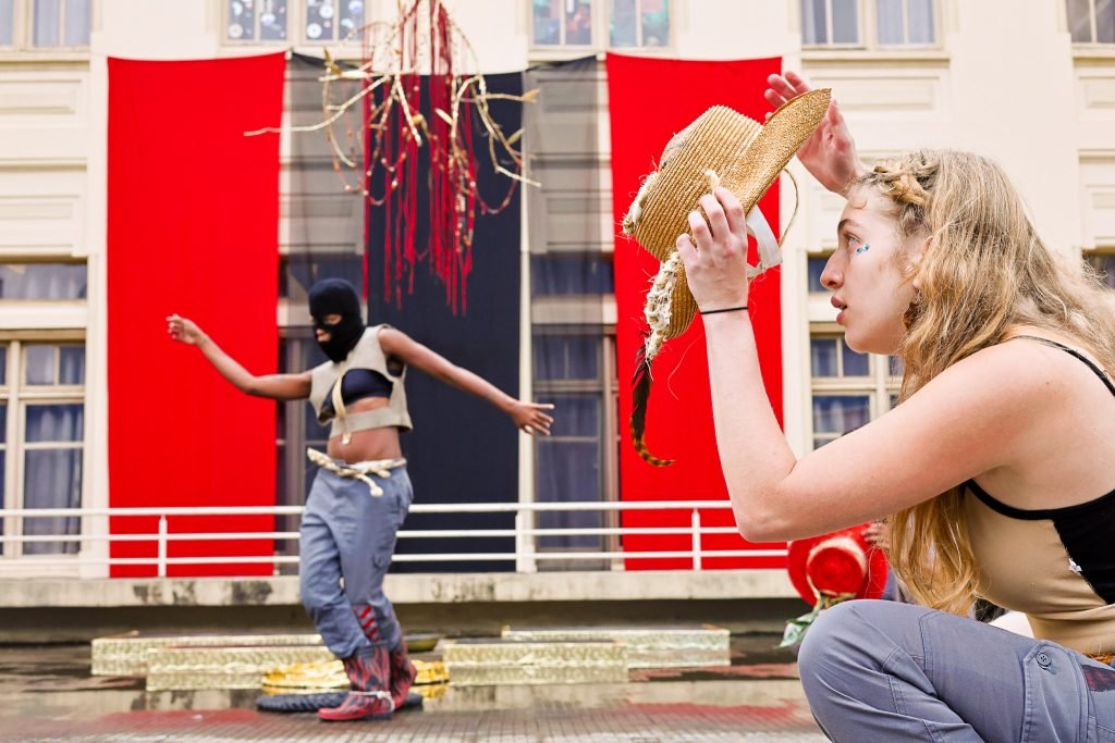 Experimento III do grupo N3 Azul, do segundo semestre de 2025, na SP Escola de Teatro. | Foto: Clara Silva.