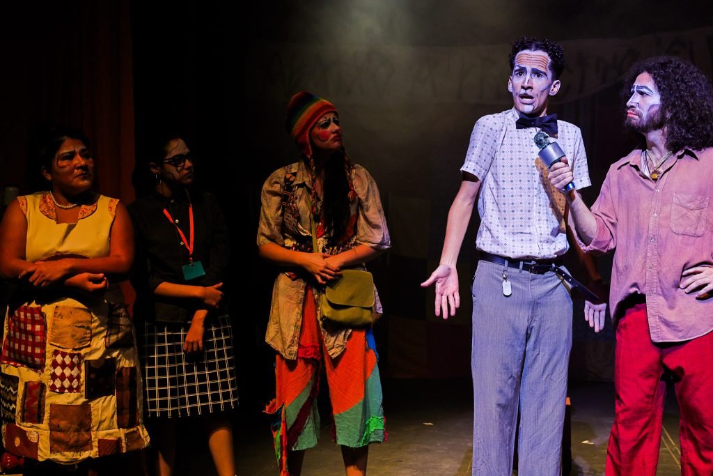 Experimento III do grupo N5 Verde, do segundo semestre de 2025, na SP Escola de Teatro. | Foto: Clara Silva.