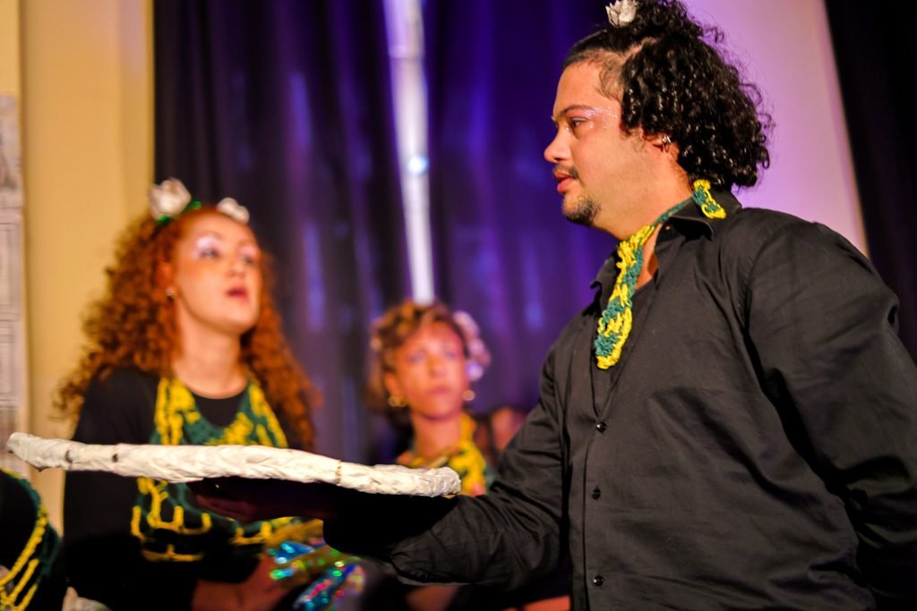 Experimento III do grupo N6 Azul, do segundo semestre de 2025, na SP Escola de Teatro. | Foto: Clara Silva.