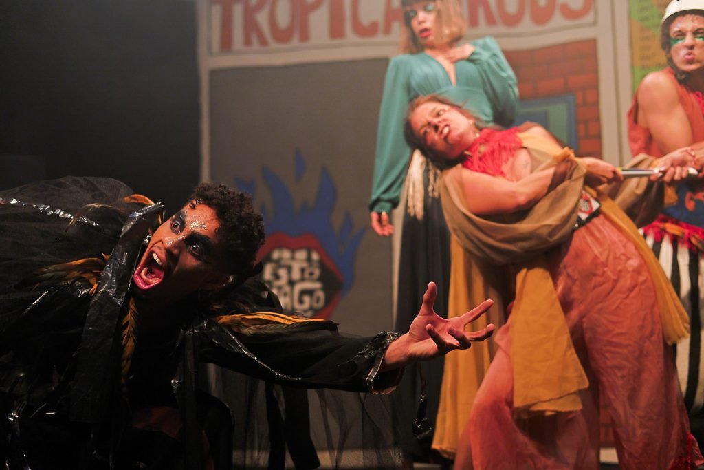 Experimento III do grupo N6 Verde, do segundo semestre de 2025, na SP Escola de Teatro. | Foto: Clara Silva.