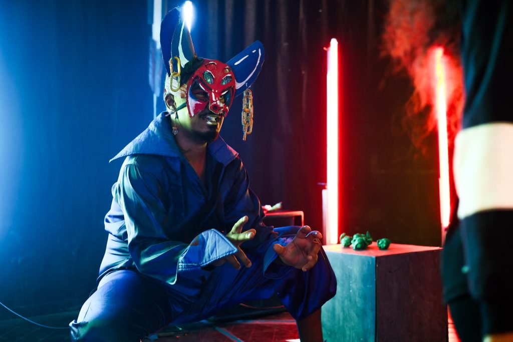 Experimento III do grupo N7 Azul, do segundo semestre de 2025, na SP Escola de Teatro. | Foto: Clara Silva.